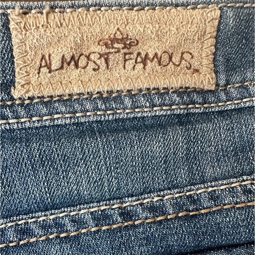 Shorts - Picture 3 of 4